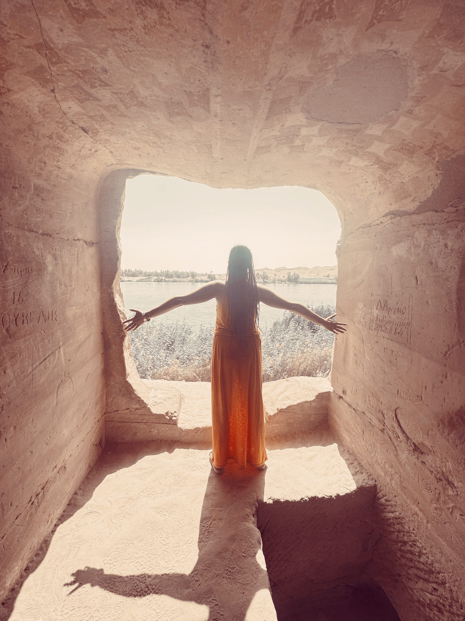 Rosa Gnostika – Chemin initiatique du Souvenir Originel, lumière réactivant l’ADN sacré